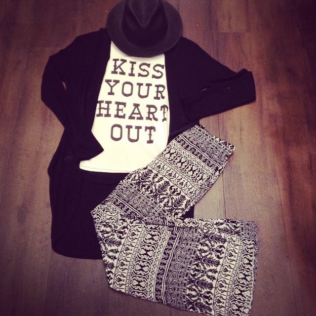 Kiss Your Heart Out OUTFIT